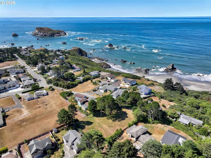 Property Photo:  0 Holmes Dr  OR 97415 