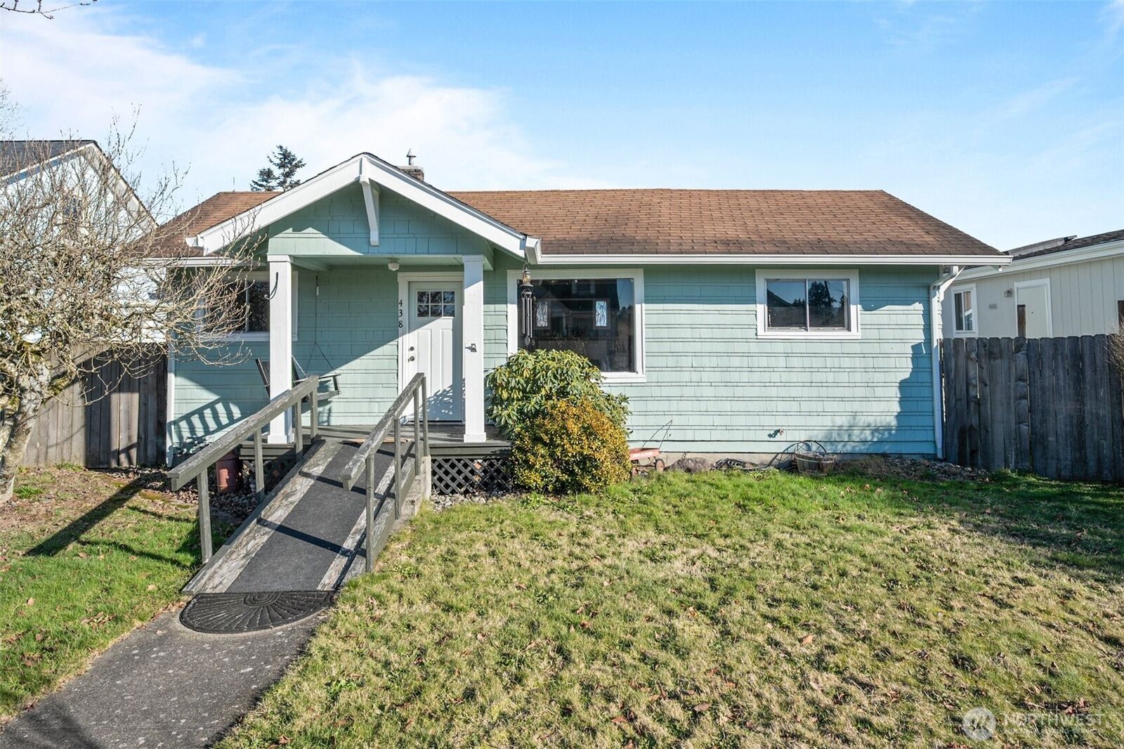 Property Photo:  438  Front Avenue  WA 98611 