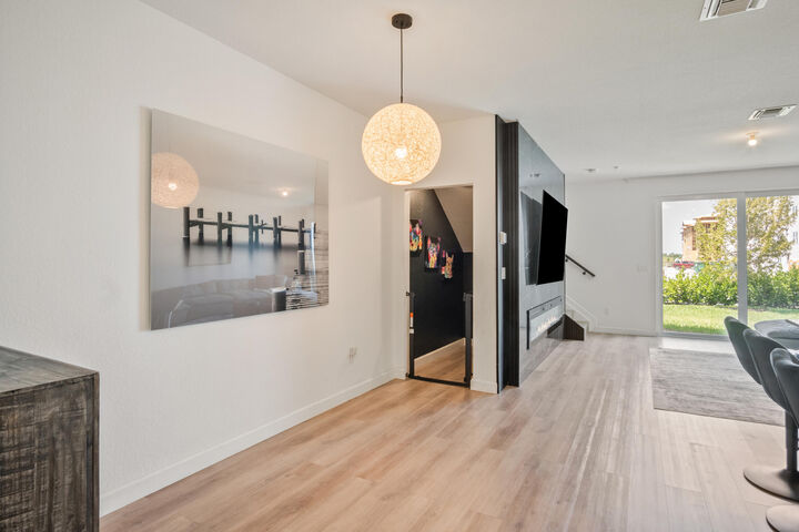 Property Photo:  852 SE Grovebush Lane  FL 34984 