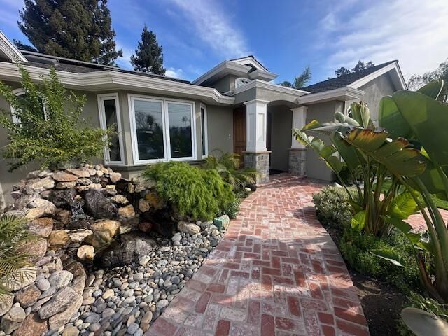 Property Photo:  1487 Fallen Leaf Lane  CA 94024 