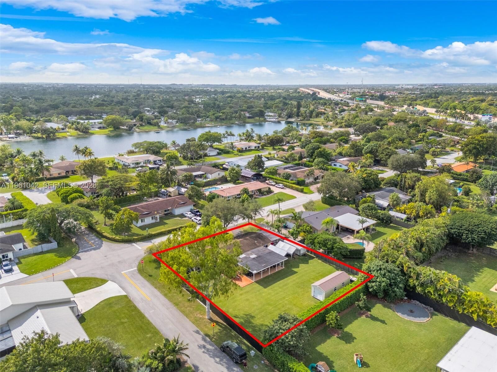 Property Photo: 10901 SW 116th St FL 33176