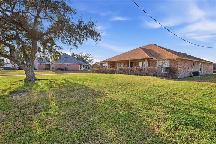 Property Photo:  510 Country Lane  TX 77611 