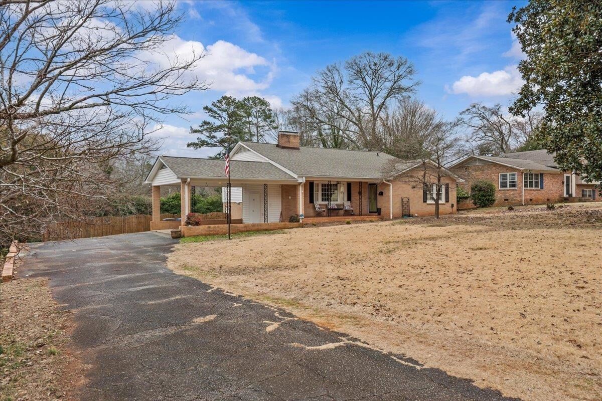 Property Photo: 120 Cart Drive SC 29307