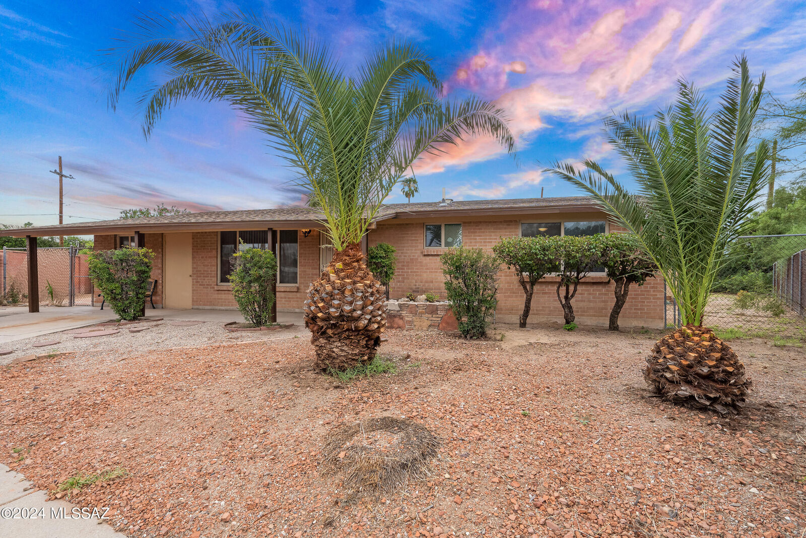 Property Photo:  2033 S Augusta Place  AZ 85710 