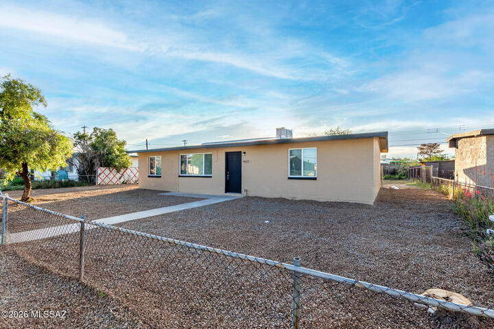 Property Photo:  4612 S 16th Avenue  AZ 85714 