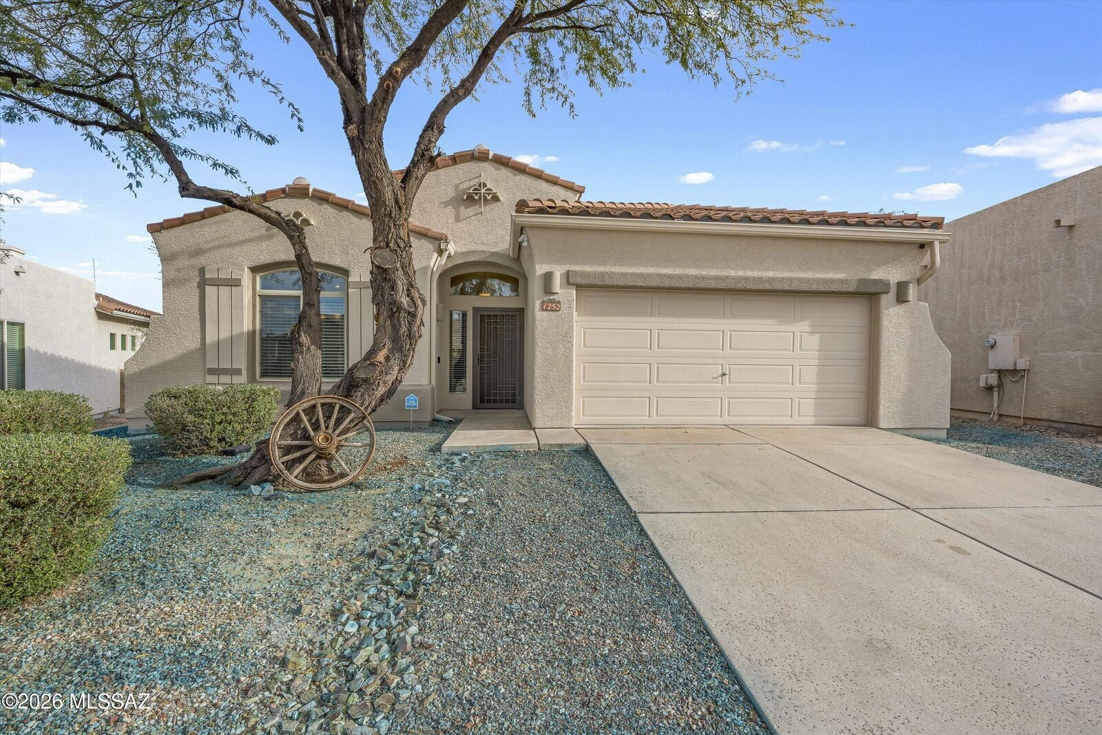 Property Photo:  1252 S Desert Vista Drive  AZ 85748 