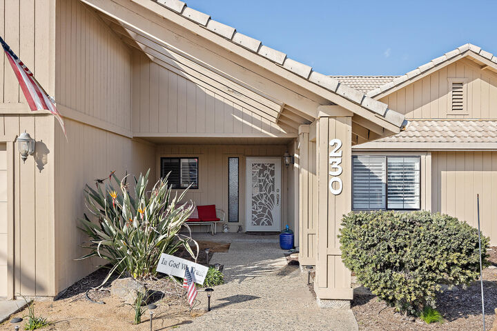 Property Photo:  230 W Ash Avenue  CA 93230 