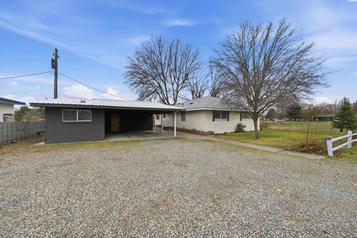 Property Photo:  5104 W Dradie St  WA 99301 