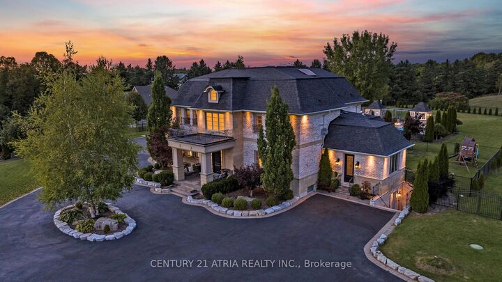 Property Photo:  111 Lake Woods Drive  ON L4A 1P1 