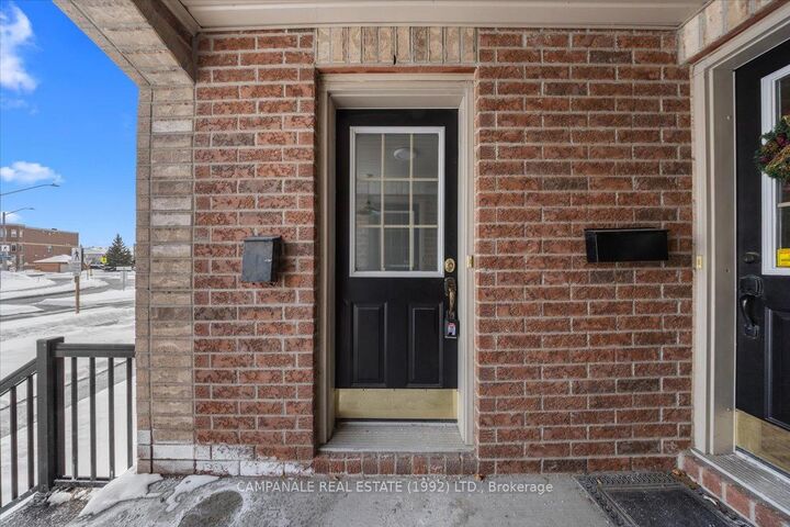 Property Photo:  831 Longfields Drive  ON K2J 5N2 