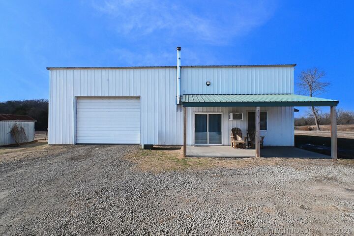 Property Photo:  7075 E 303 Road  OK 74455 
