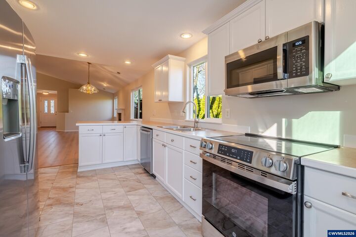 Property Photo:  3804 Goldfish Farm Rd SE  OR 97322 