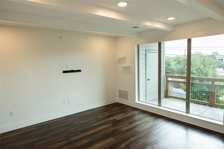 Property Photo:  4704 Sunset Trail 1203  TX 78745 