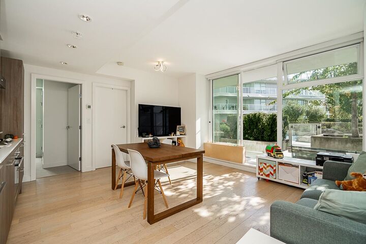 4638 Gladstone Street 301 — photo 1