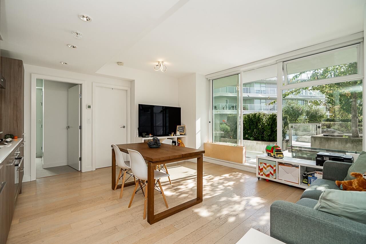 Property Photo: 4638 Gladstone Street 301 BC V5N 0G5