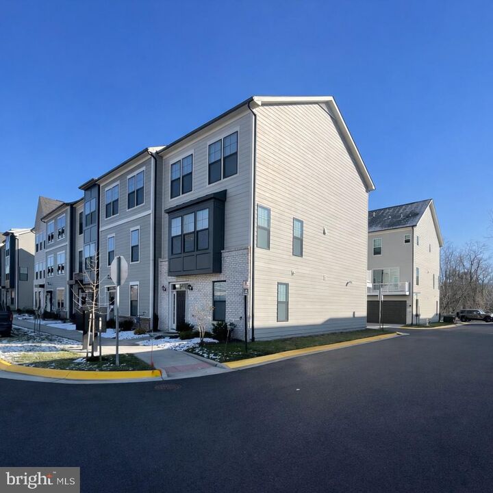 Property Photo:  301 Willis Street  VA 22401 