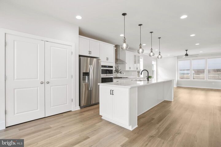 Property Photo: 301 Willis Street VA 22401