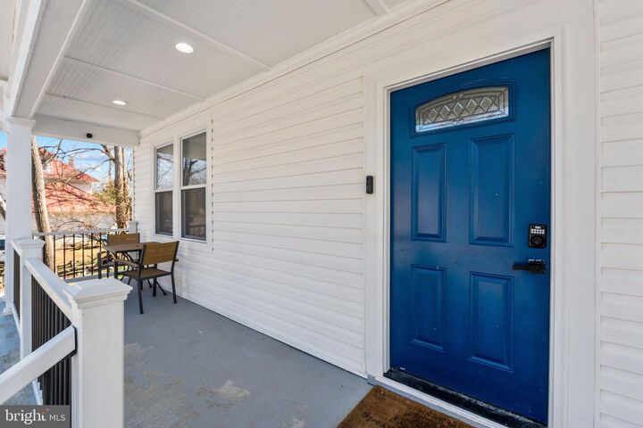 Property Photo:  25 W Southwerk Street  VA 22601 