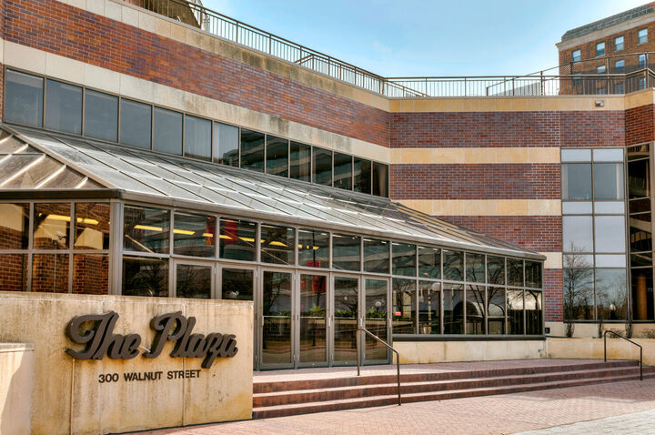 Property Photo:  300 Walnut Street 1905  IA 50309 