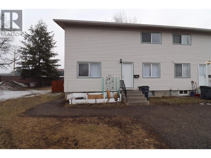 2114 Strathcona Avenue — photo 1