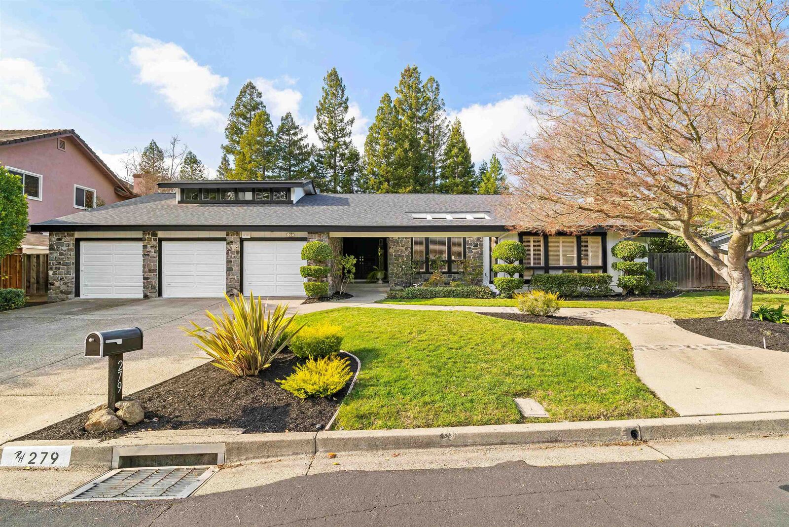 Property Photo:  279 Bolla Ave  CA 94507 