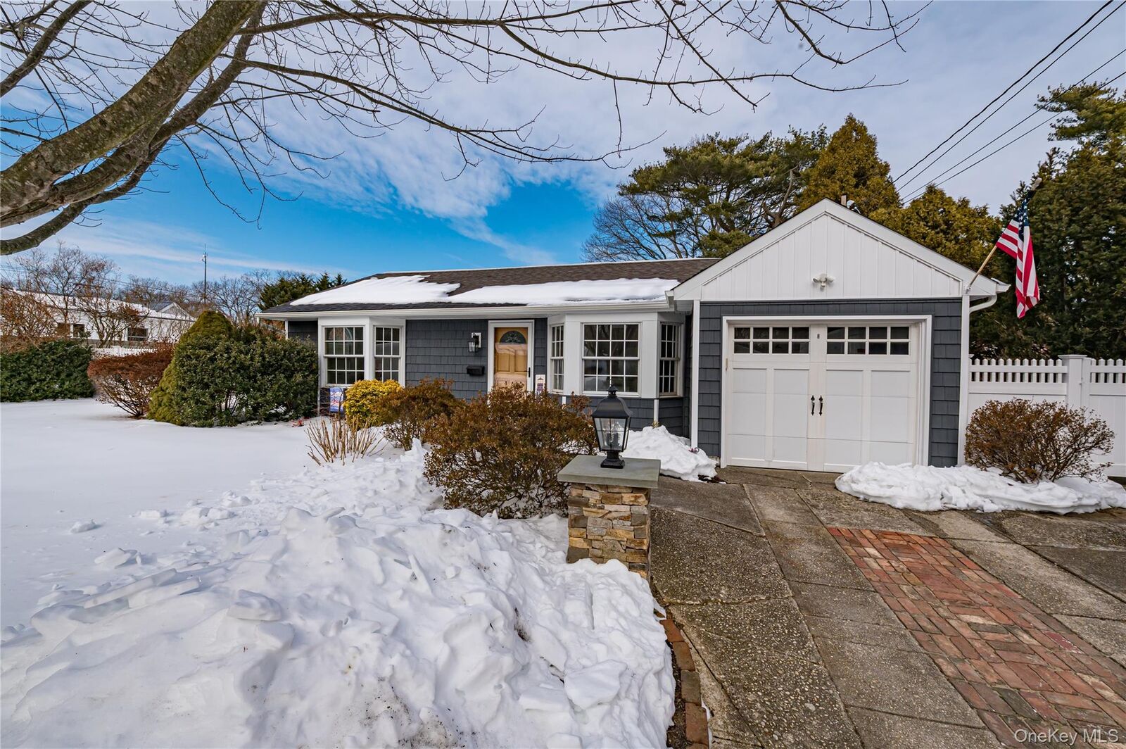 Property Photo:  5 Breslau Street  NY 11706 