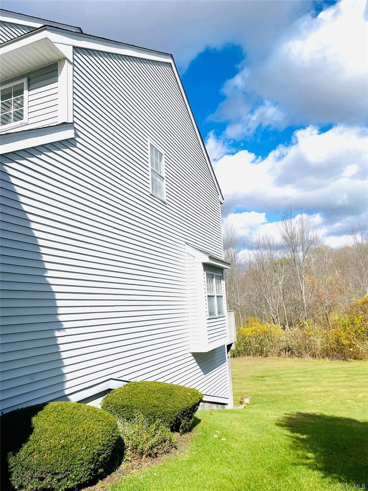 Property Photo:  10 Timberline Trail  NY 12564 