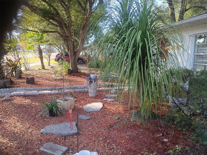 Property Photo:  27043 Roper Road  FL 34602 