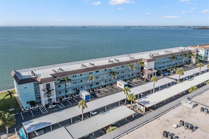 Property Photo:  7 Dunoon Place 111  FL 34698 