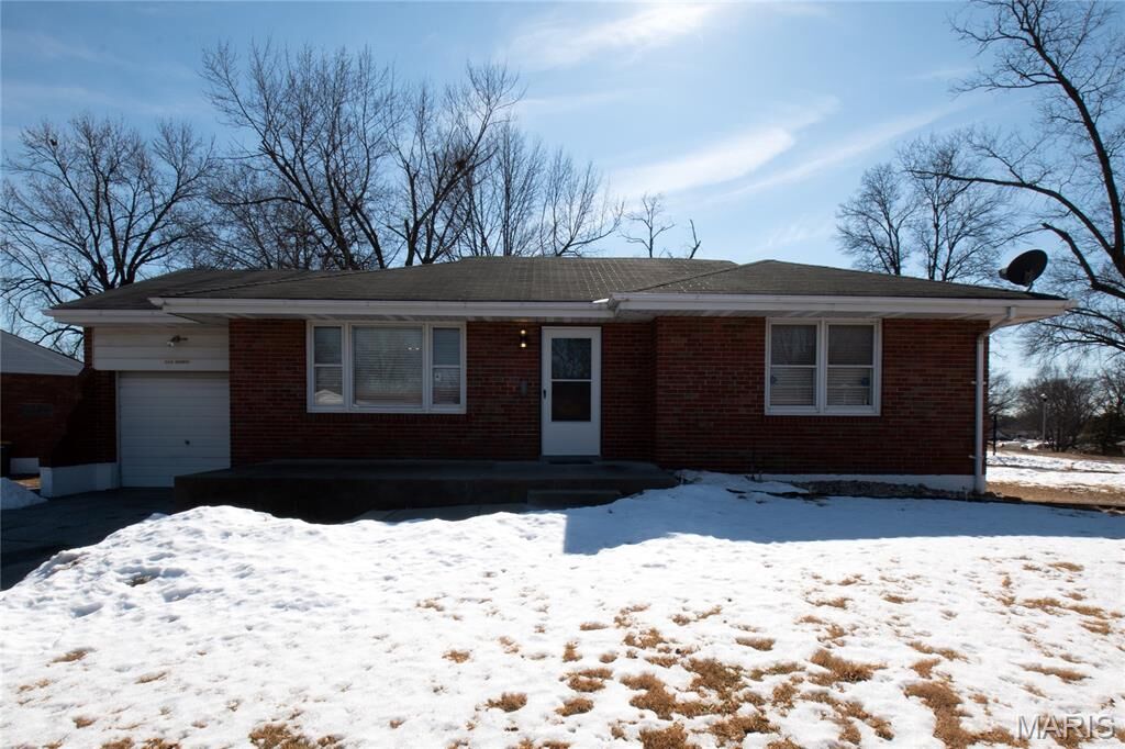 Property Photo:  9448 Ardmore Drive  MO 63137 