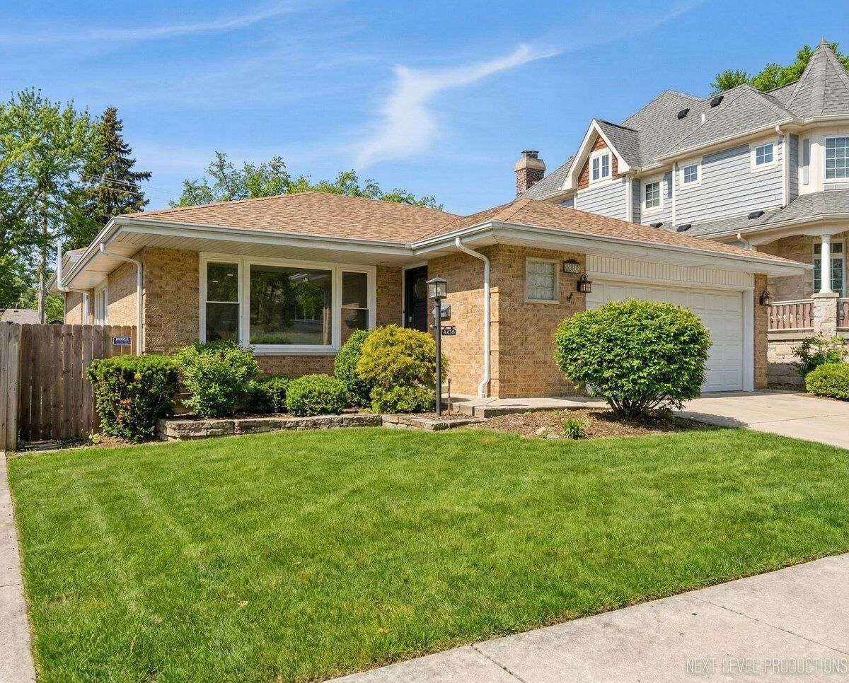 Property Photo: 5436 Blodgett Avenue IL 60515