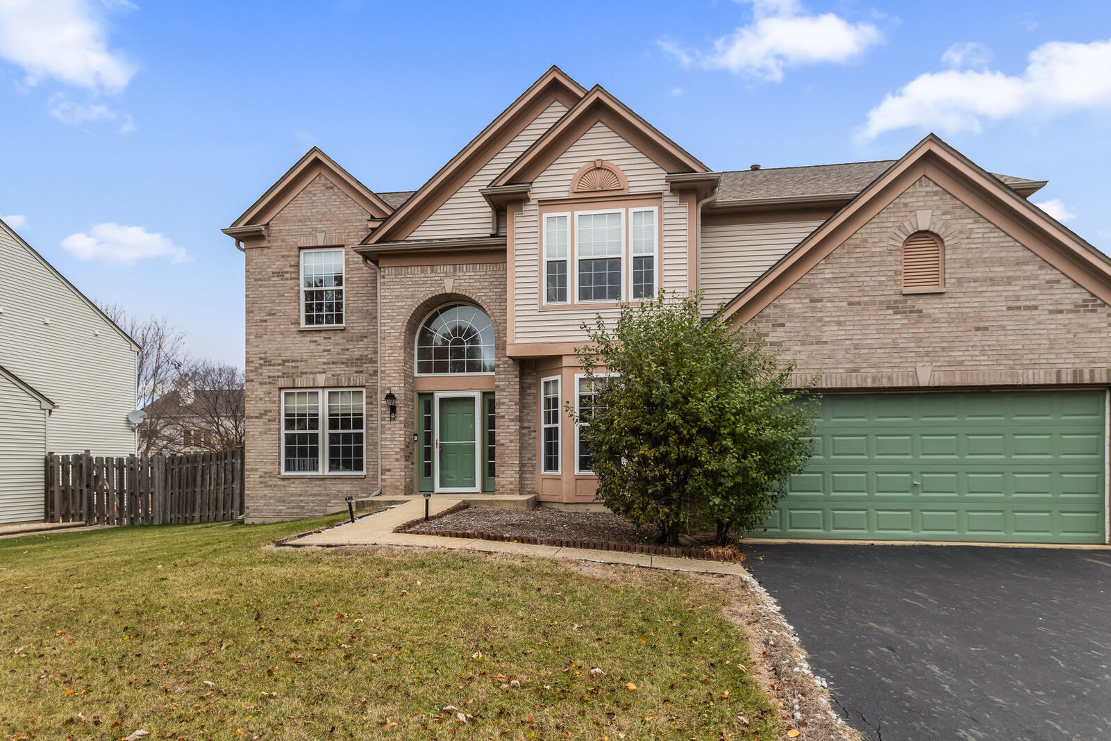 Property Photo: 282 Crabapple Street IL 60490