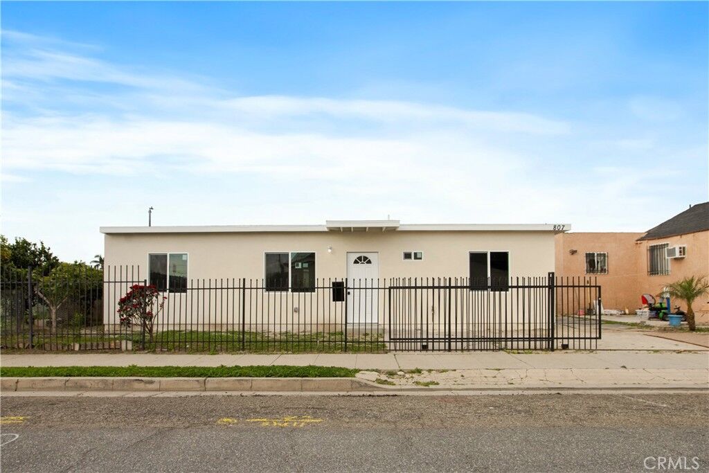 Property Photo:  805 N N Kemp Avenue  CA 90220 