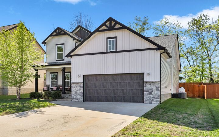 Property Photo:  1183 Ewing Way  TN 37043 