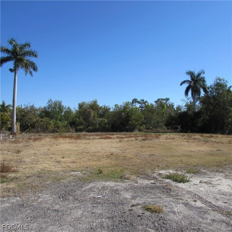 Property Photo:  13770 Stonehurst  FL 33922 