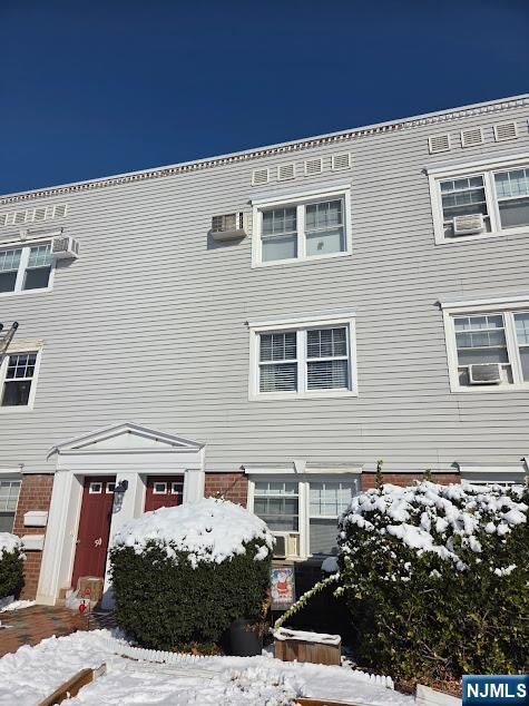 Property Photo:  48-B Hastings  NJ 07070 