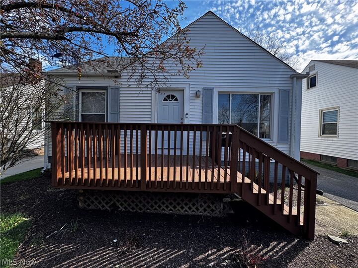 Property Photo:  541 Helper Drive  OH 44146 