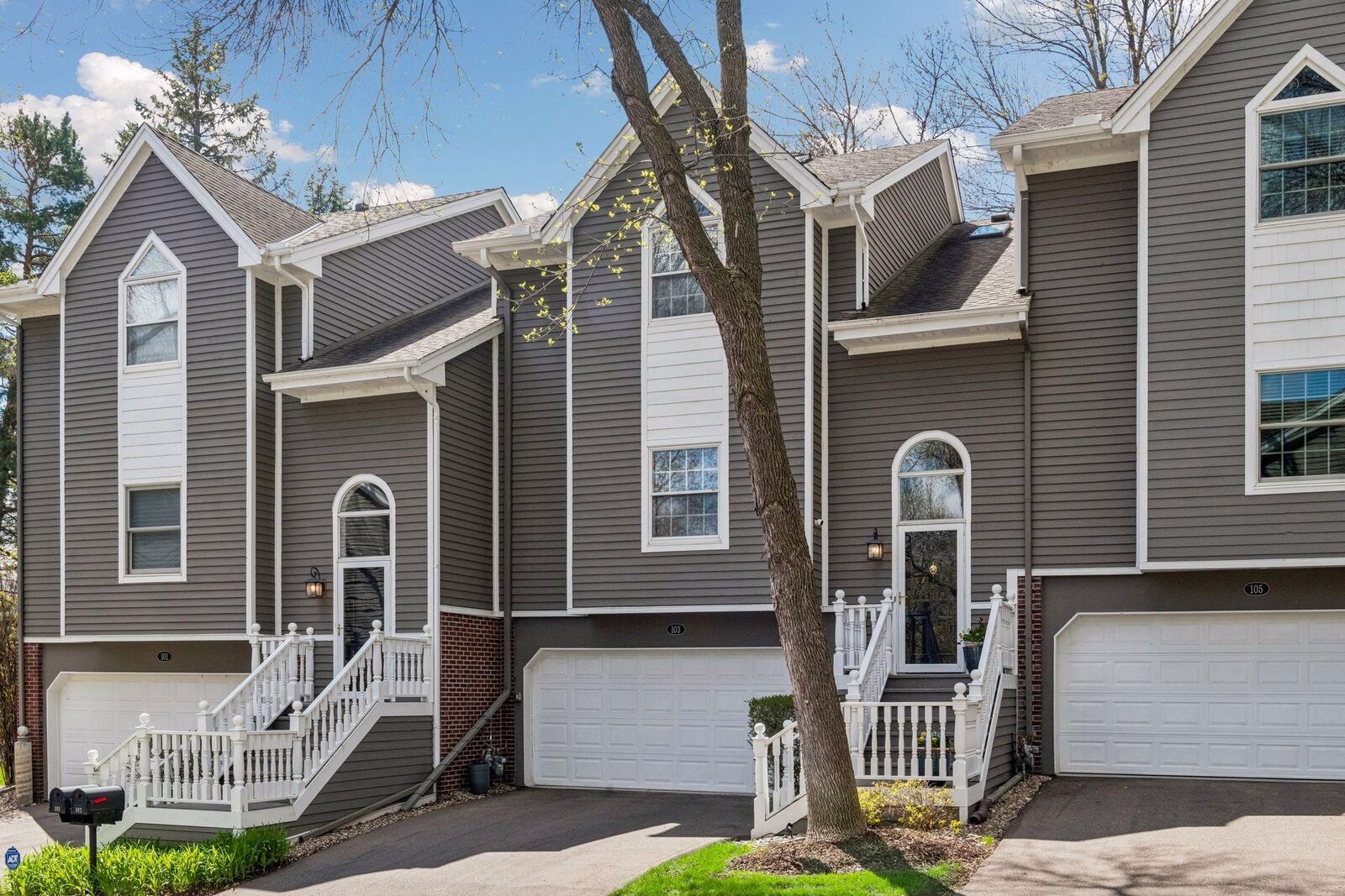 Property Photo:  103 Edgewood Court  MN 55391 