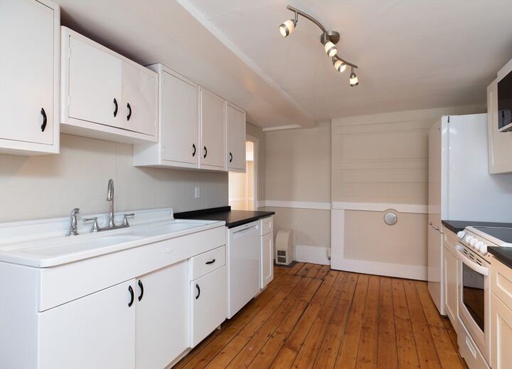 Property Photo:  21 Gardner Street B  MA 01982 