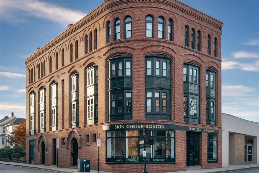 Property Photo:  5 Davis Ave 6  MA 02445 