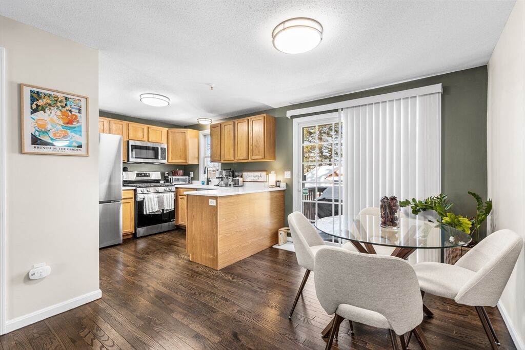 Property Photo:  57 Wannalancit St 6  MA 01854 