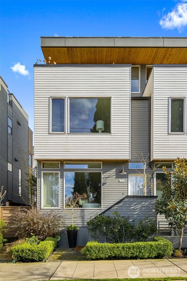 Property Photo: 1536 15th Avenue E WA 98112