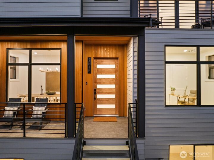 Property Photo:  2515  35th Avenue W  WA 98199 