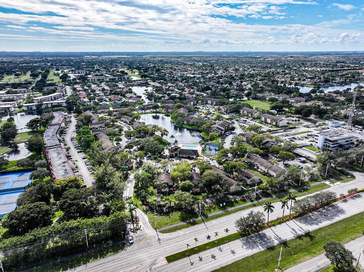 Property Photo:  450 Palm Circle 106  FL 33025 