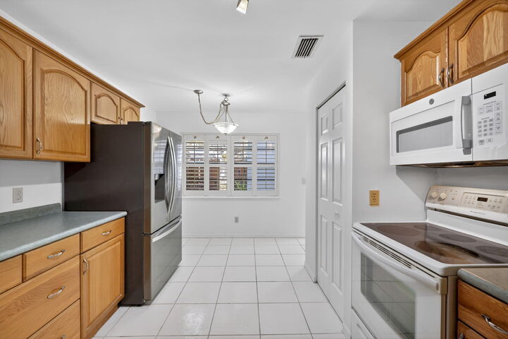 Property Photo:  2090 Colonial Road 5  FL 34950 