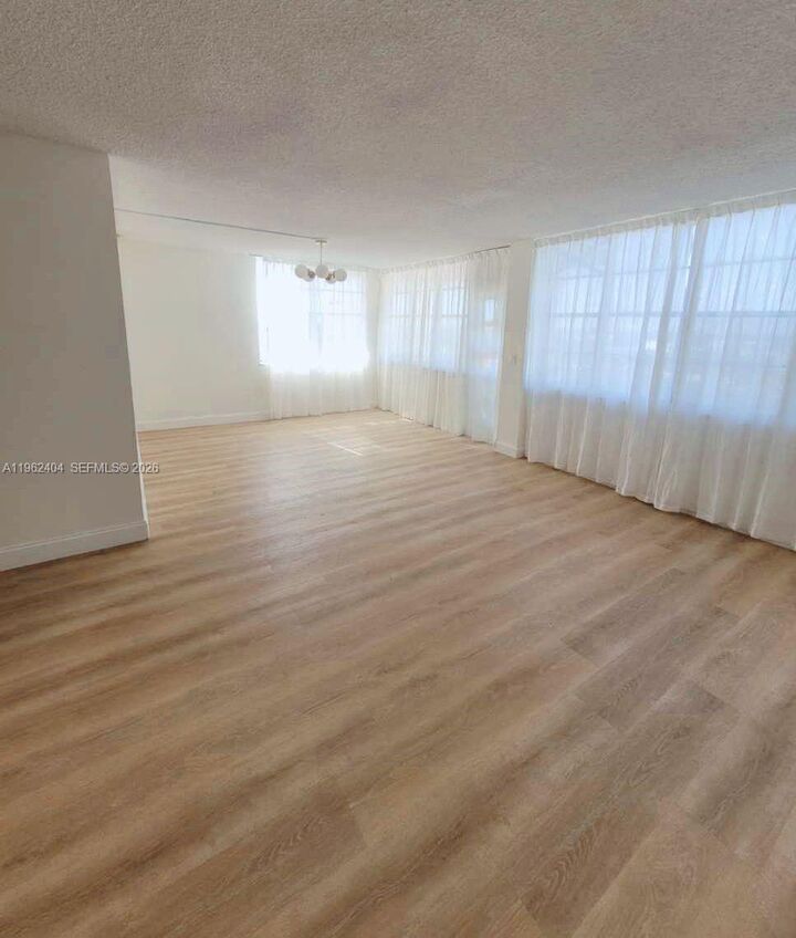 Property Photo:  2025 NE 164th St 816  FL 33162 