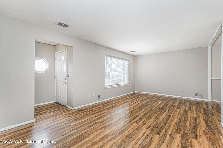 Property Photo:  139 Gervil Street  NY 10309 