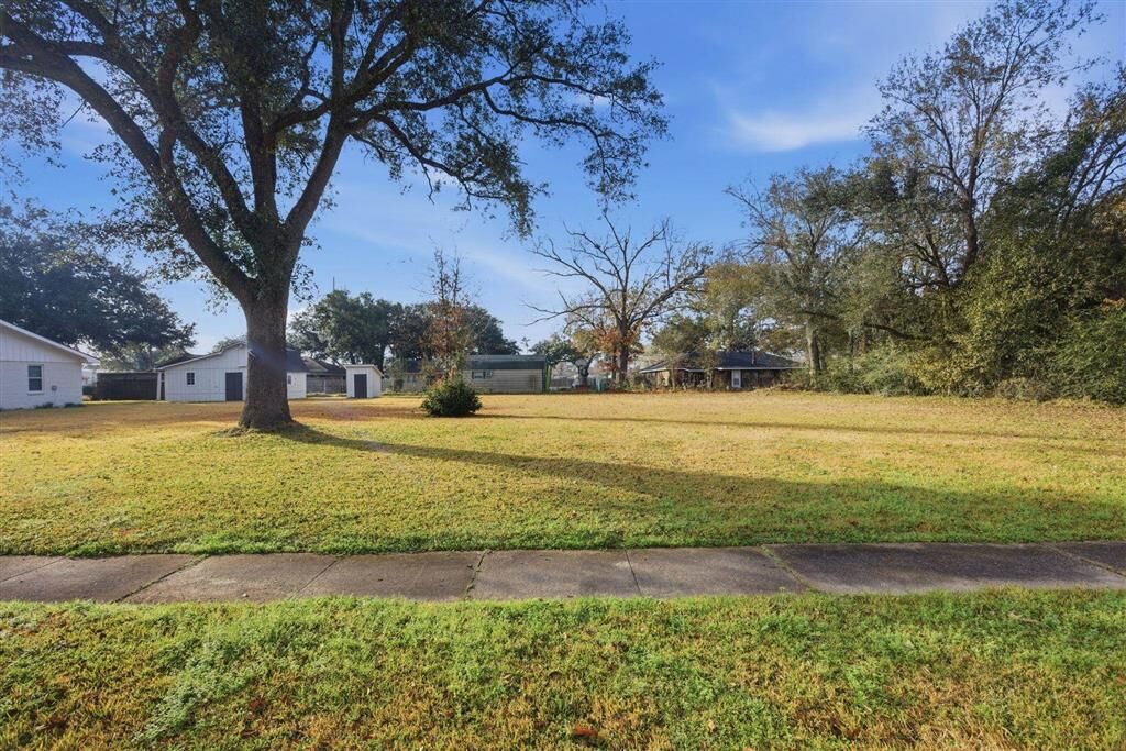 Property Photo:  0 Oak Cliff Drive  LA 70607 