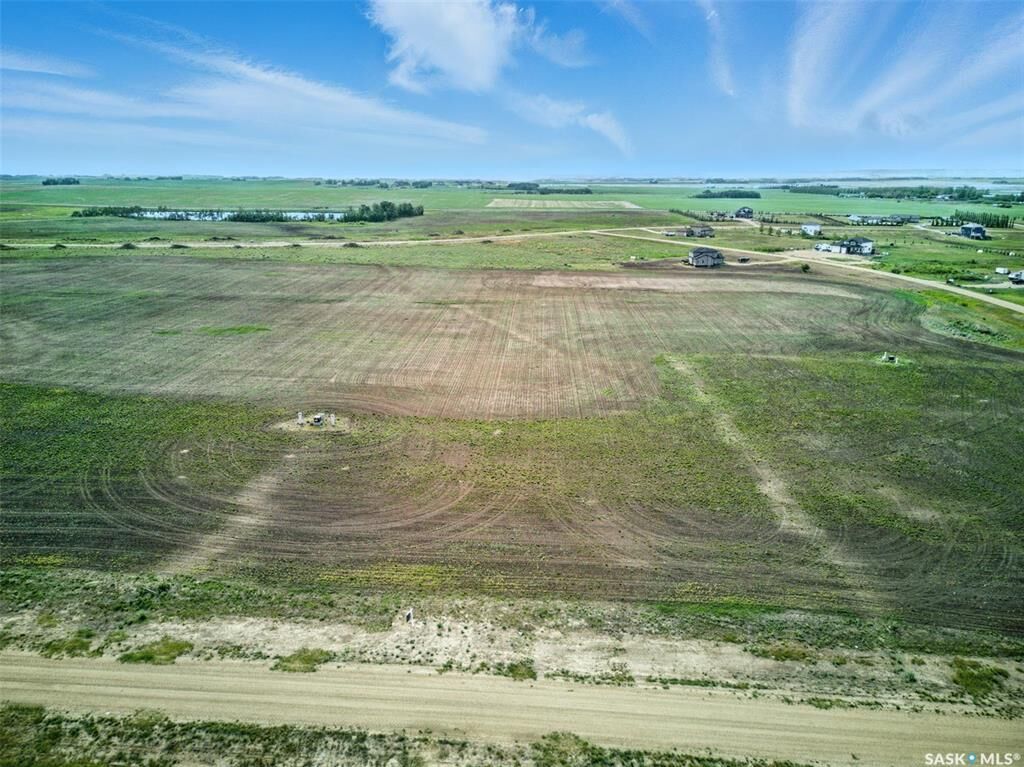 Property Photo:  48 Meadowlark Crescent  SK S7B 0A5 