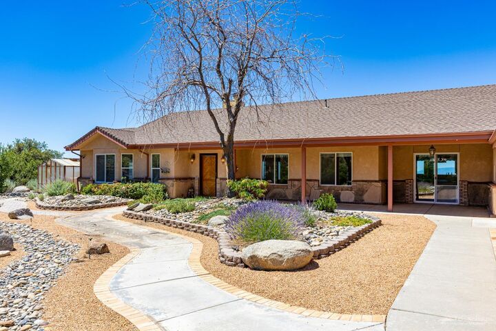 Property Photo:  25380 Paramount Drive  CA 93561 